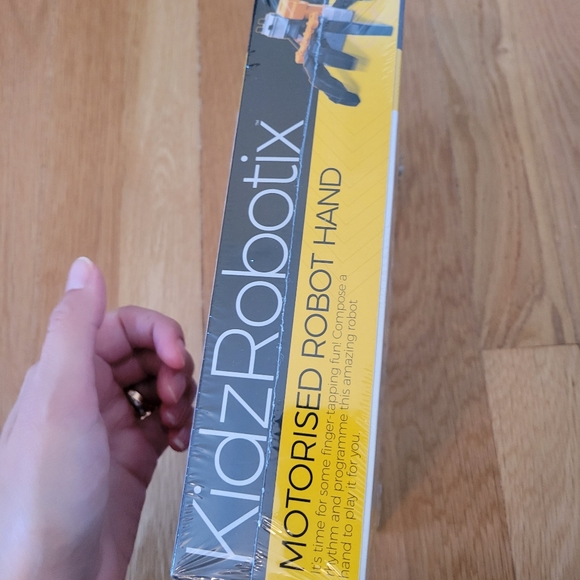 Robotic hand kit NIB - Picture 3 of 3